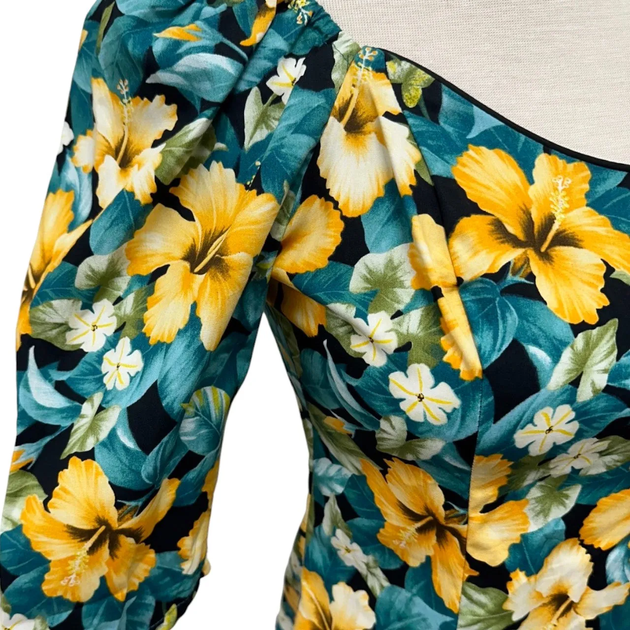 Hawaiian Half  Sleeve Tops | Green＆Yellow Hibiscus - 286B