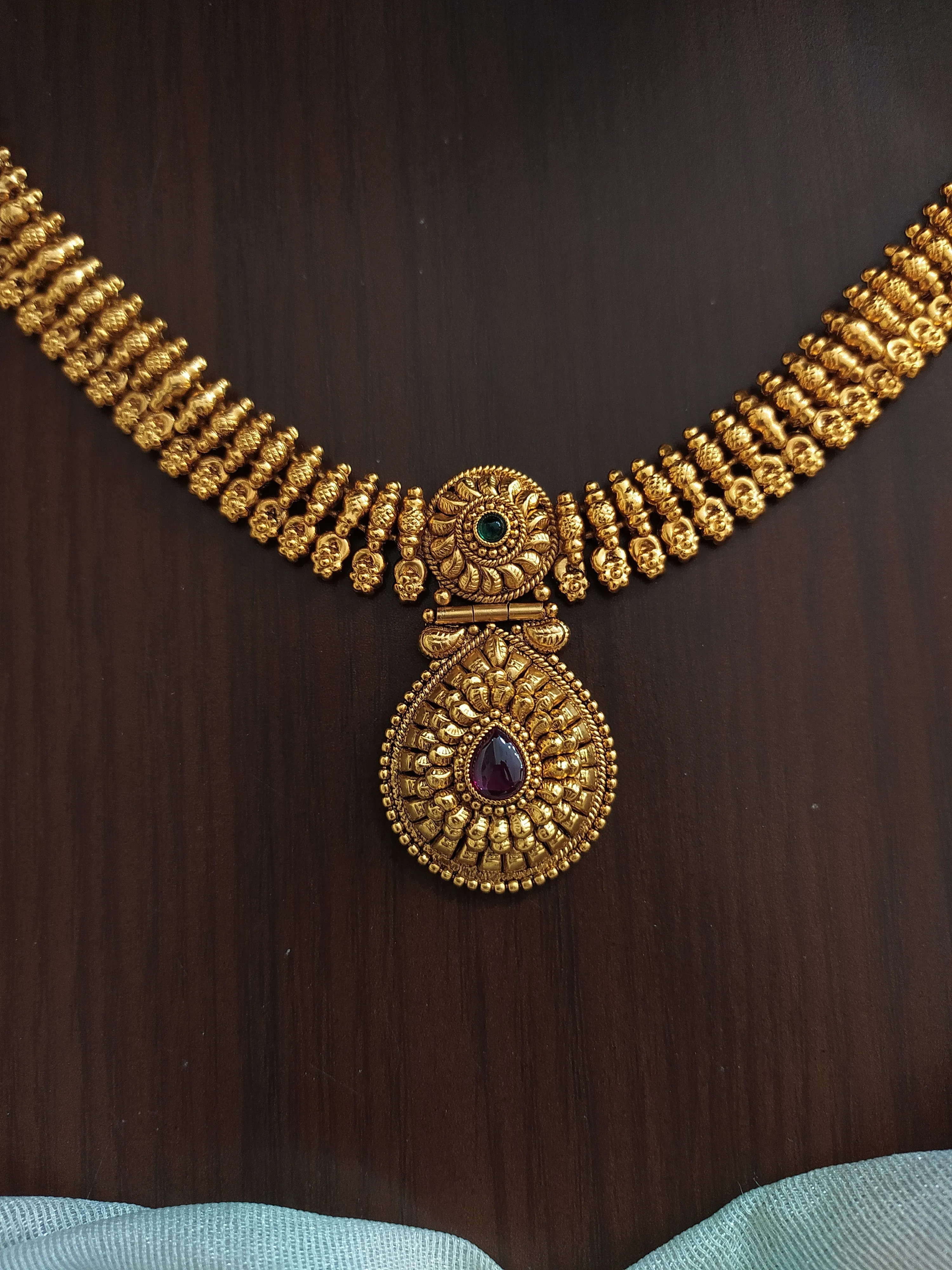 Plain Antique Gold Necklace Set with Ruby and Green Stones